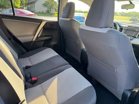 Used 2014 Toyota RAV4 LE AWD/4WD image 7