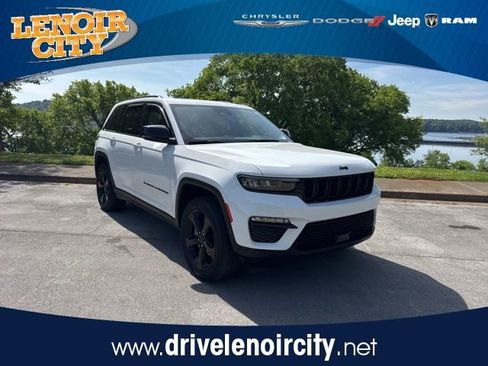 Used 2024 Jeep Grand Cherokee Limited w/ Black Appearance Package AWD/4WD image 1