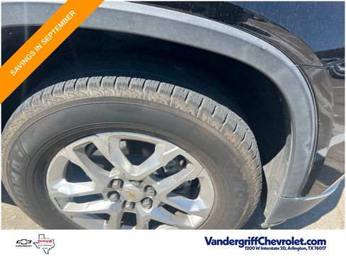 Used 2021 Chevrolet Traverse LT FWD image 4