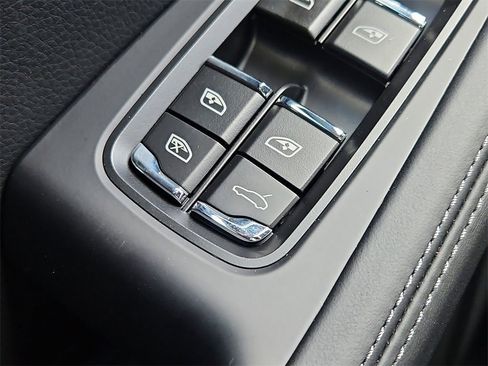 New 2026 Porsche Macan Turbo image 22