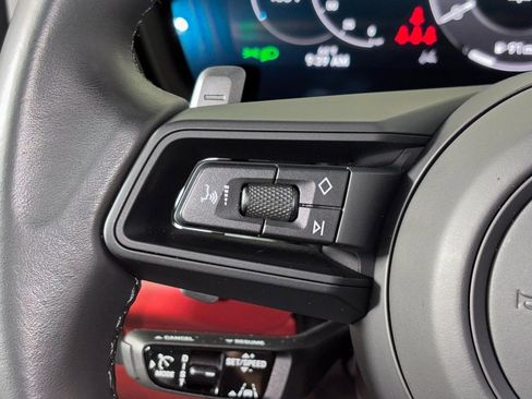 Used 2024 Porsche Cayenne image 26