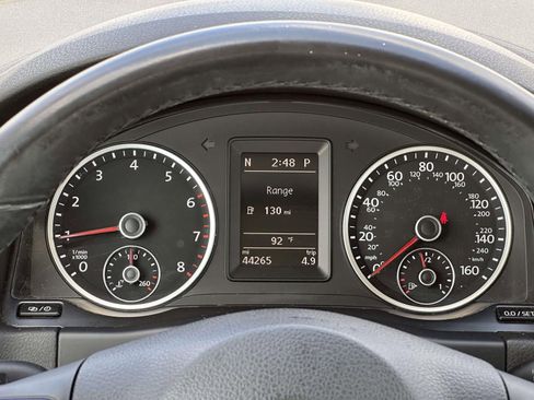 Used 2015 Volkswagen Tiguan S image 24