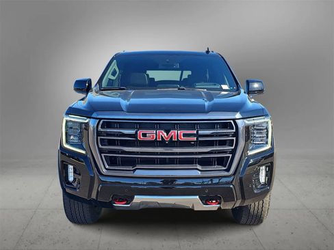 Used 2024 GMC Yukon AT4 w/ Technology Package image 3