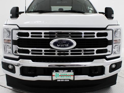 Used 2023 Ford F350 XLT image 2