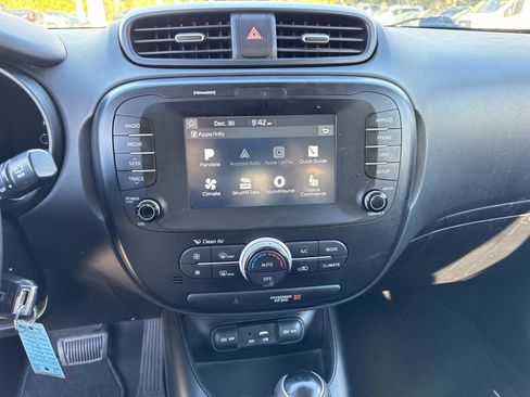 Used 2019 Kia Soul + image 22