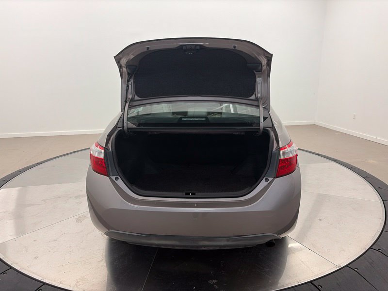 Used 2015 Toyota Corolla LE FWD image 8