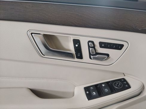 Used 2015 Mercedes-Benz E 350 4MATIC Sedan image 23