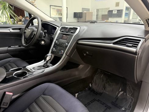 Used 2013 Ford Fusion SE FWD image 18