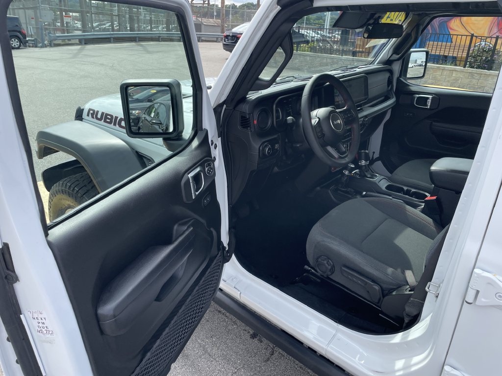 Used 2024 Jeep Wrangler Unlimited Rubicon AWD/4WD image 14