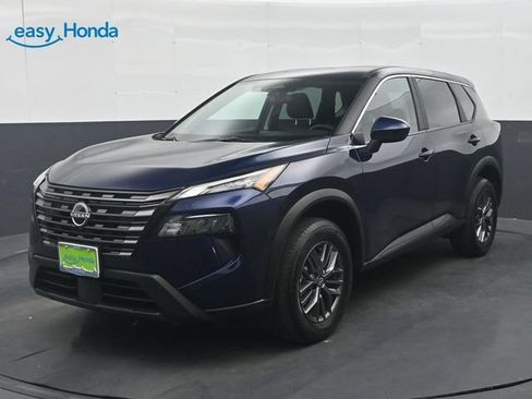 Used 2026 Nissan Rogue SV FWD image 3