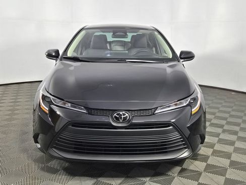 Used 2025 Toyota Corolla LE FWD image 3