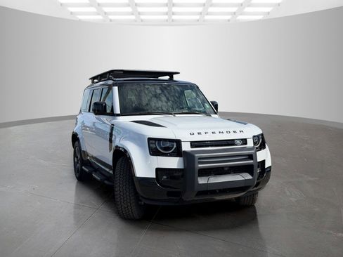 New 2026 Land Rover Defender 110 X-Dynamic SE image 3