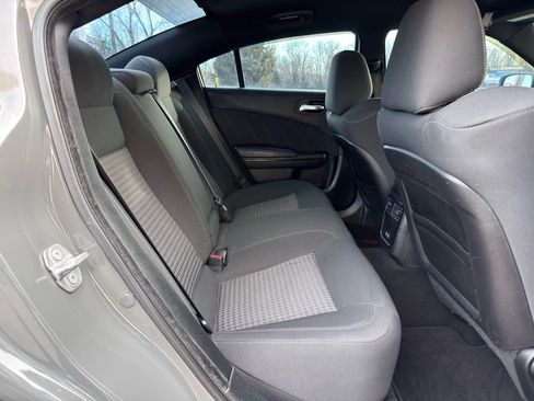 Used 2019 Dodge Charger R/T w/ Blacktop Package image 33