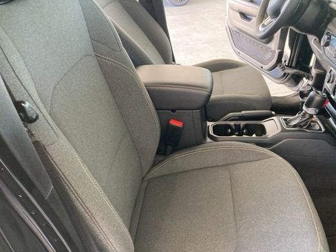 Used 2024 Jeep Wrangler Unlimited Sahara image 30