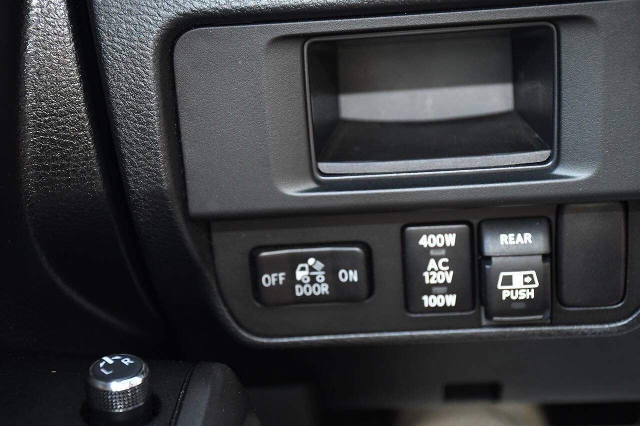 Used 2017 Toyota Tacoma TRD Sport w/ Premium & Technology Package AWD/4WD image 30