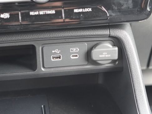 Used 2025 Honda Pilot Black Edition image 33