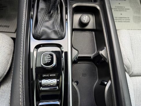 Used 2020 Volvo XC90 T6 Inscription w/ Protection Package Premier image 27
