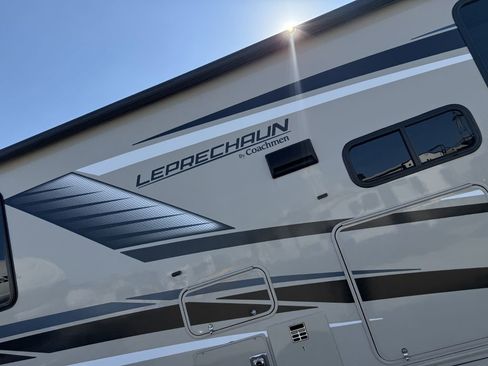 Used 2022 Ford E-450 and Econoline 450 Super Duty w/ Motorhome Prep Package image 46