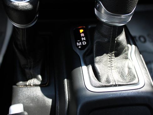 Used 2025 Jeep Gladiator Sport AWD/4WD image 28