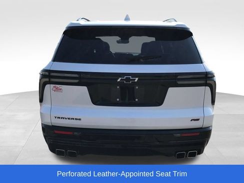 Used 2024 Chevrolet Traverse RS FWD image 9