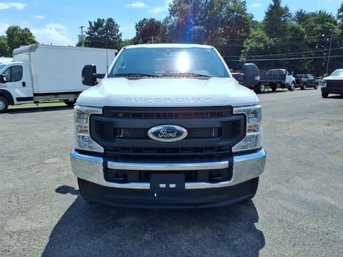 Used 2022 Ford F250 XL w/ Power Equipment Group AWD/4WD image 2