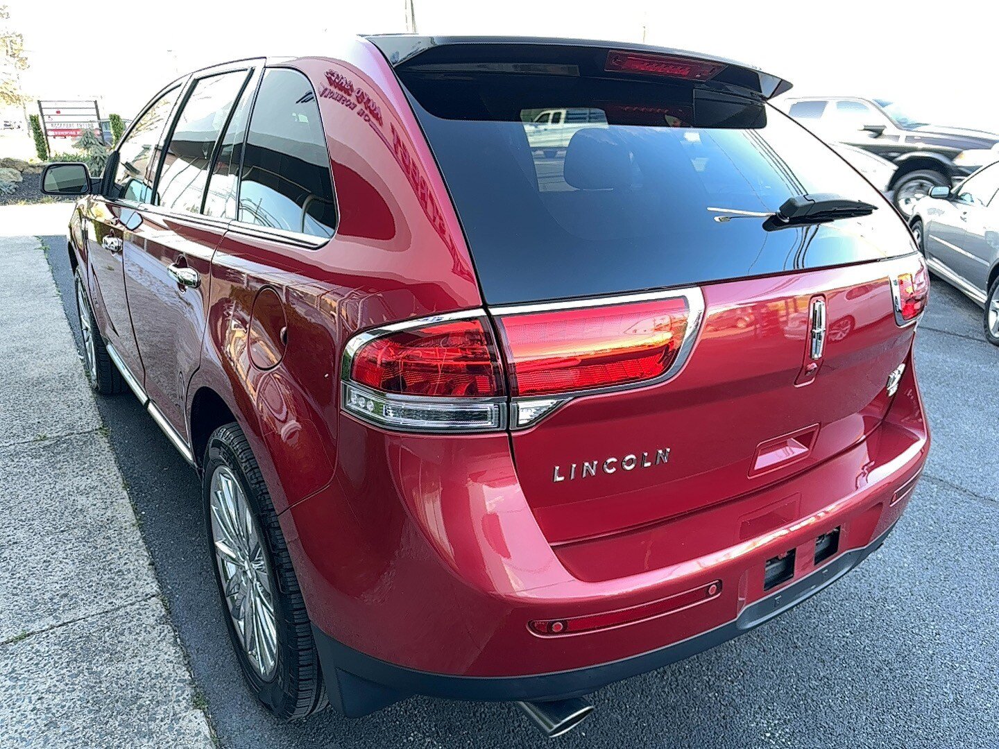 Used 2011 Lincoln MKX AWD w/ 102A Rapid Spec Order Code image 3