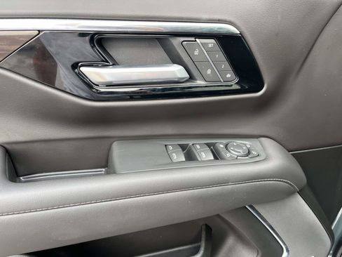 Used 2026 Chevrolet Tahoe Z71 w/ Z71 Off-Road Package AWD/4WD image 17