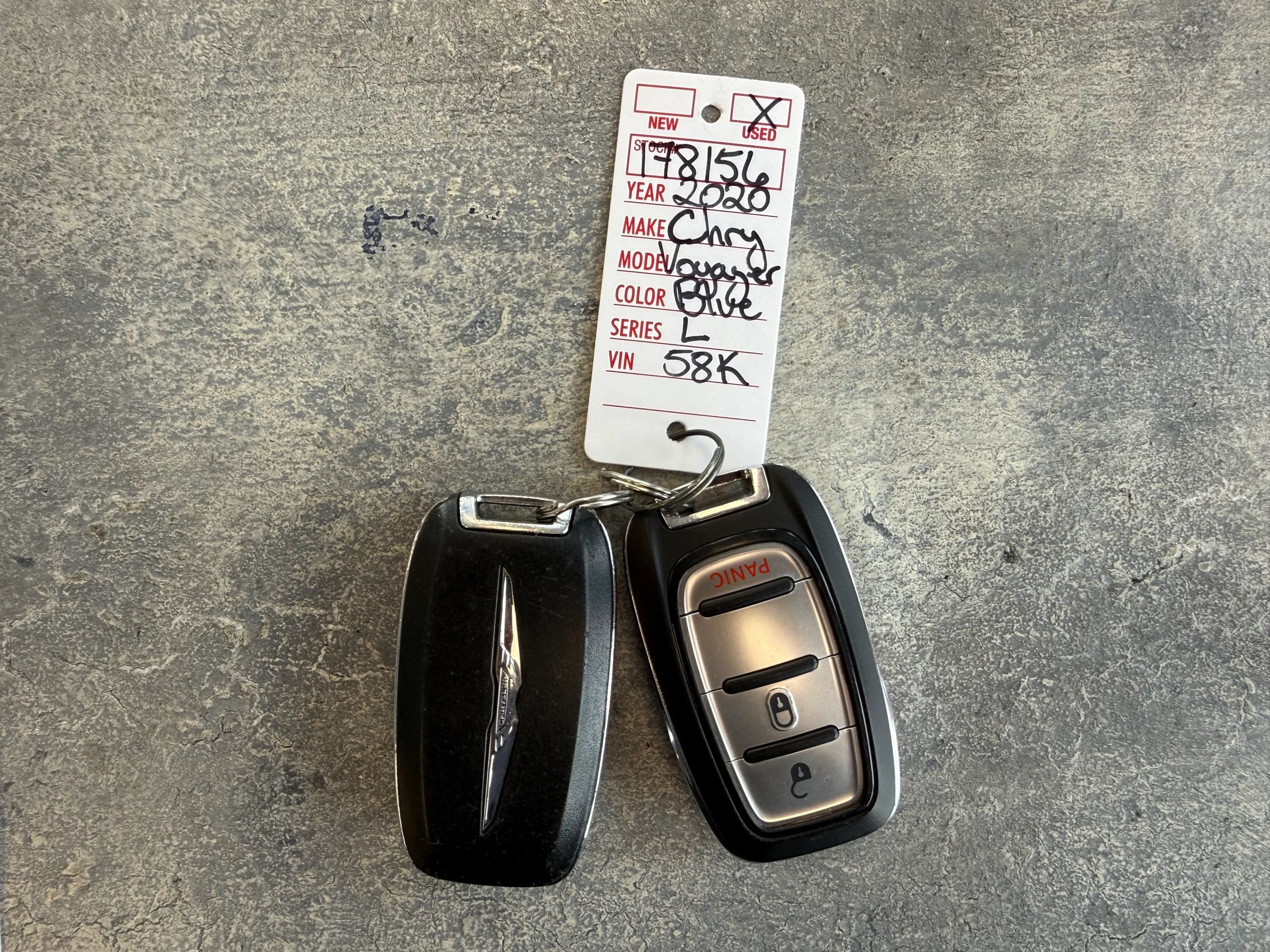 Used 2020 Chrysler Voyager L FWD image 35