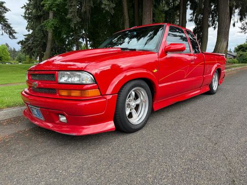 Used 2001 Chevrolet S10 Pickup Xtreme w/ Preferred Equipment Group RWD image 3