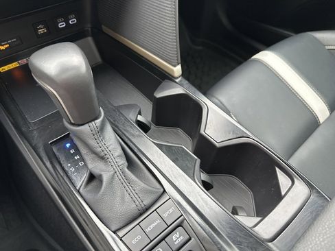 Used 2025 Toyota Camry SE w/ Multimedia Upgrade Package image 10