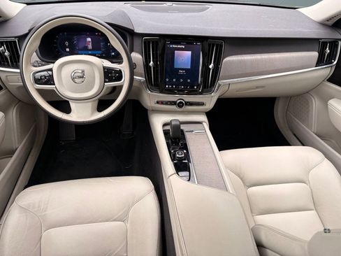 Certified 2025 Volvo V90 B6 Cross Country Plus image 17