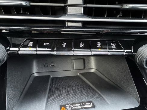 New 2026 Chevrolet Traverse Z71 w/ Driver Confidence Package image 15