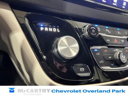 Used 2024 Chrysler Pacifica Touring-L FWD image 20