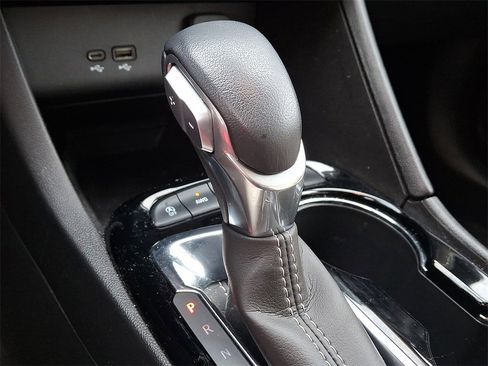 Used 2024 Buick Encore GX Sport Touring image 14