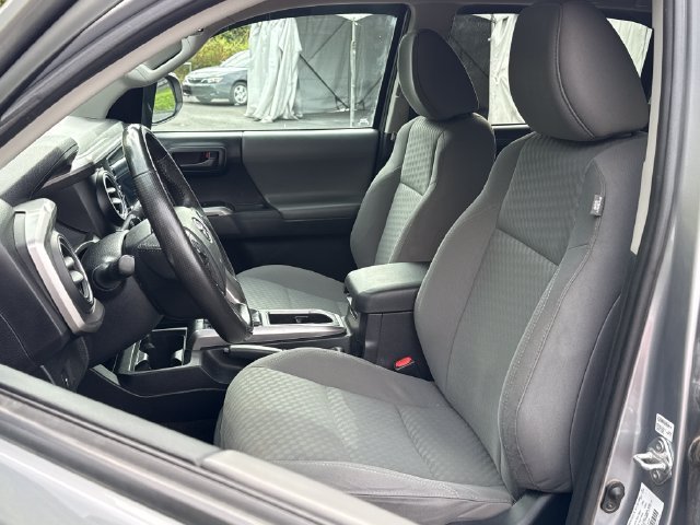 Used 2021 Toyota Tacoma SR5 AWD/4WD image 17