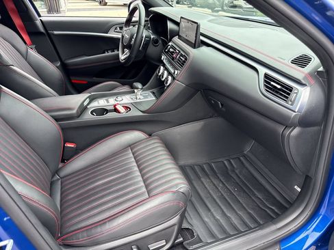 Used 2023 Genesis G70 2.0T w/ Sport Prestige Package RWD image 33