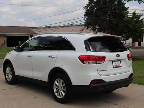 Used 2017 Kia Sorento FWD image 7