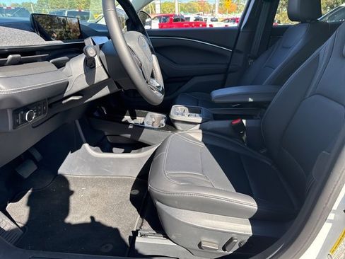 New 2025 Ford Mustang Mach-E Premium image 23