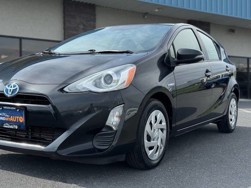 Used 2016 Toyota Prius C Two image 43