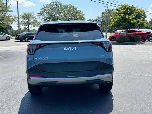 Certified 2026 Kia Sportage EX w/ EX Panoramic Sunroof Package AWD/4WD image 4