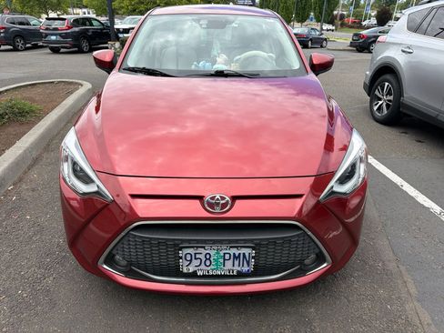 Used 2020 Toyota Yaris XLE FWD image 2