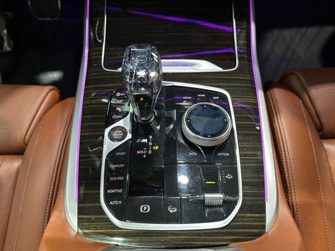 Used 2020 BMW X7 M50i w/ Dynamic Handling Package AWD/4WD image 58