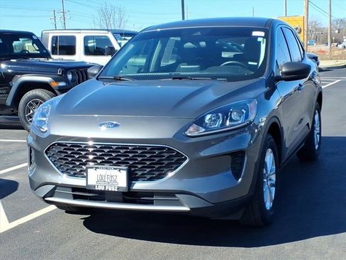 Used 2022 Ford Escape SE w/ Convenience Package image 2