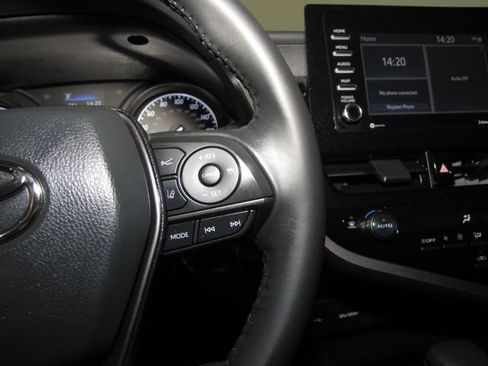 Used 2024 Toyota Camry SE FWD image 6