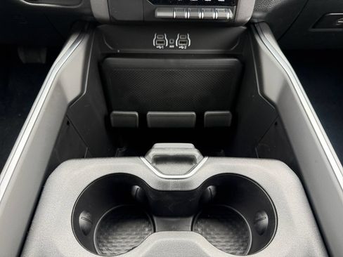 New 2026 RAM 1500 Express AWD/4WD image 11