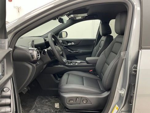 New 2026 Chevrolet Equinox LT w/ Convenience Package II AWD/4WD image 8
