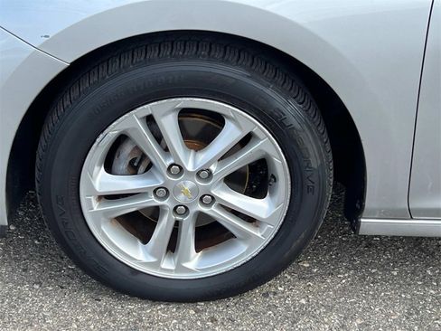Used 2018 Chevrolet Cruze LT image 25