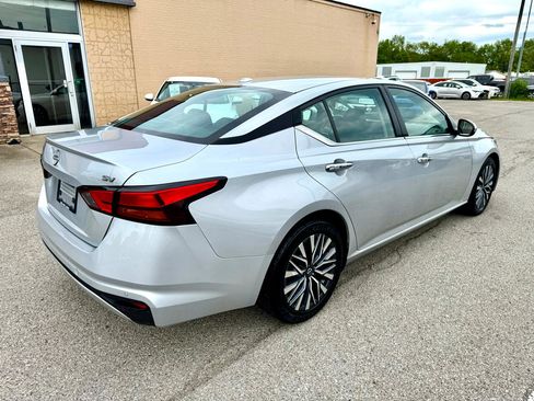 Used 2023 Nissan Altima 2.5 SV image 5