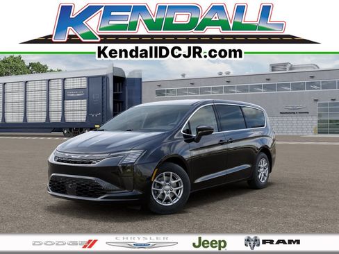 New 2027 Chrysler Pacifica Select FWD image 1