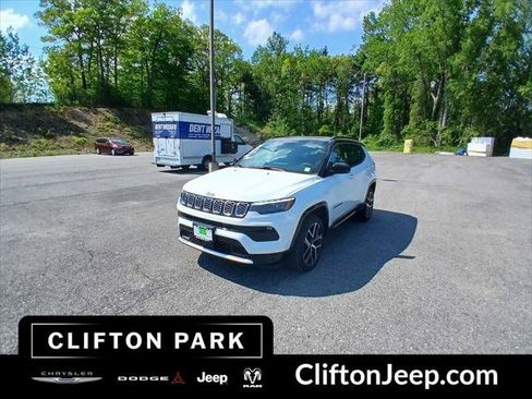 Certified 2025 Jeep Compass Limited w/ Elite Group AWD/4WD image 1